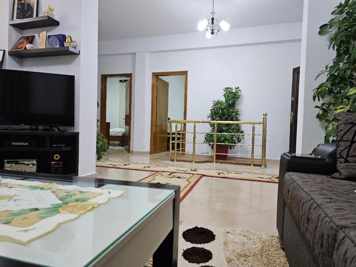 Guesthouse Iljaz Berat Exterior photo