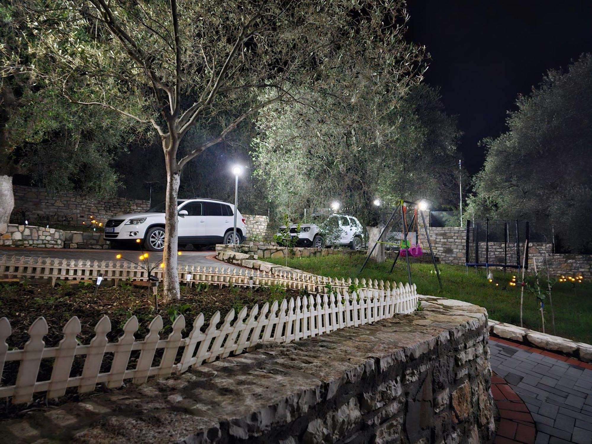 Guesthouse Iljaz Berat Exterior photo